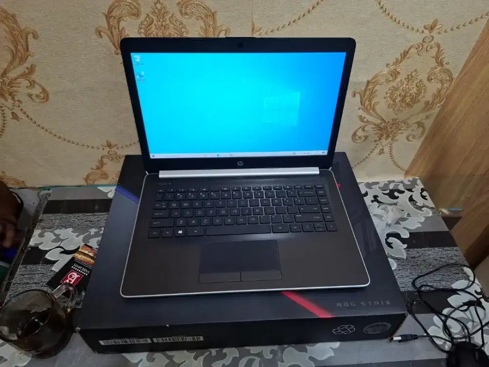LAPTOP HP 14-CM0XXX AMD Radeon  A4-9125 -4GB -SSD 128GB -SIAP PAKAI
