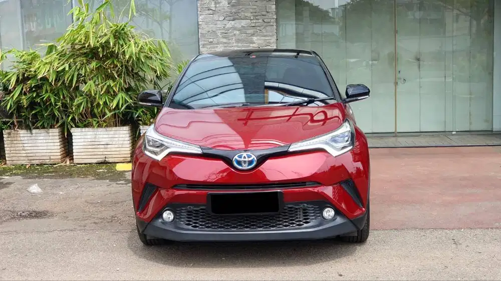Toyota CHR C-HR 1.8 Hybrid Merah Pemakaian 2020 NIK 2019 Low Km Record