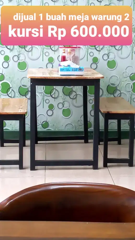 1 Meja warung 2 kursi istimewa