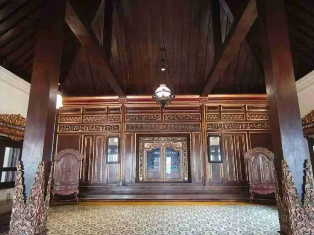 Rumah Joglo Bagus Luas di Colomadu