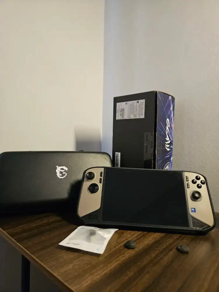 MSI CLAW 8AI RAM 32 LIKE NEW