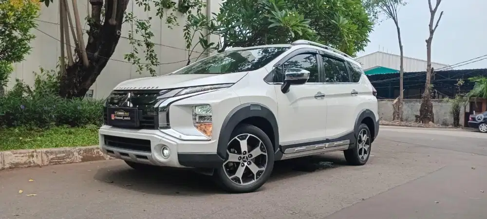 MITSUBISHI XPANDER CROSS AT 2021 PUTIH MUTIARA