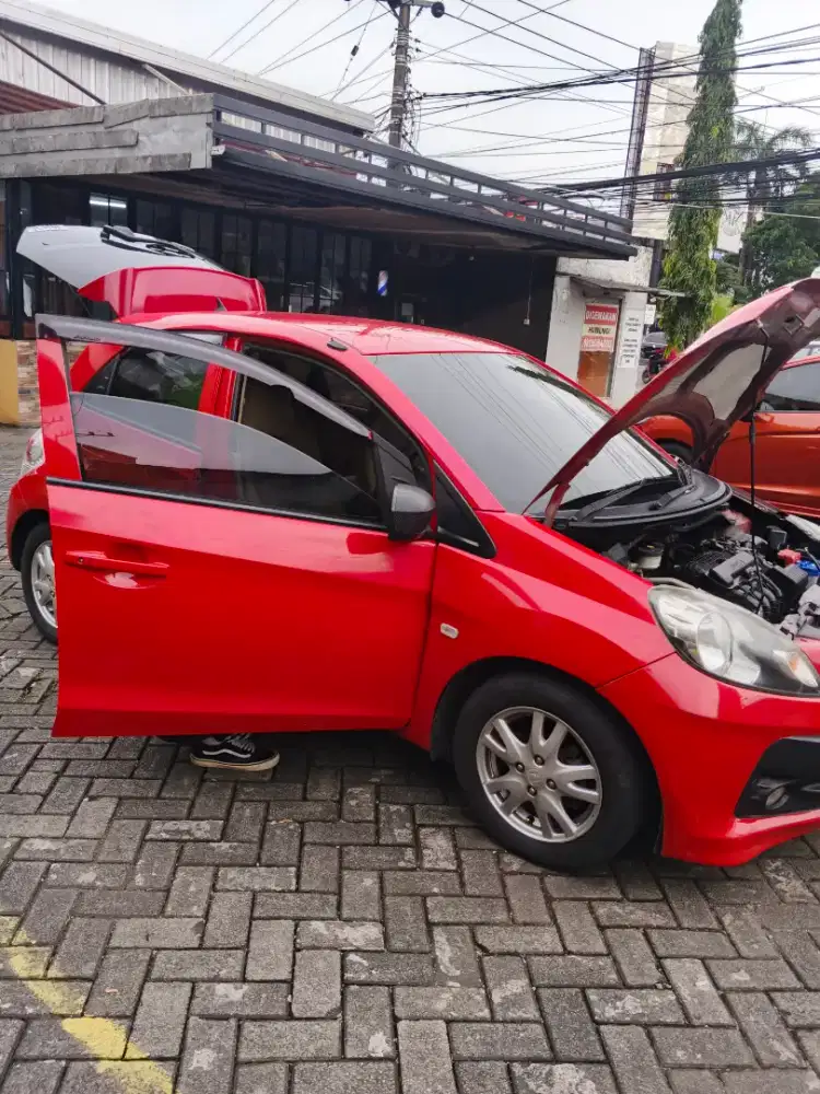 Honda Brio tipe E Tahun 2015 manual