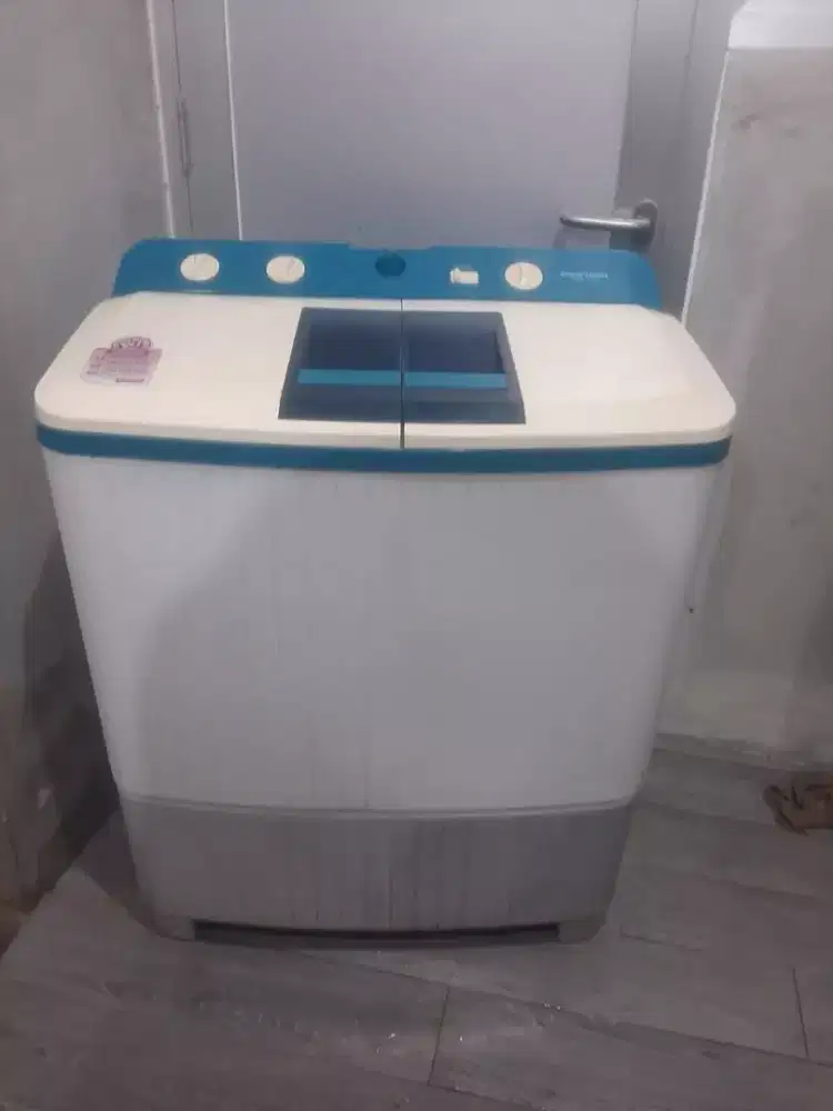 Mesin Cuci Polytron 9Kg mulus terawat