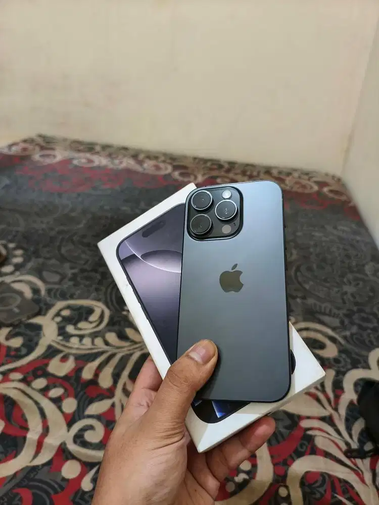 iPhone 16 pro iBox