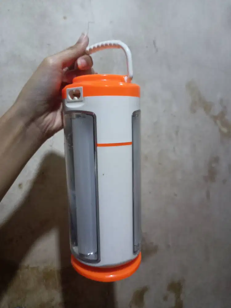 Senter multiguna simple dan praktis