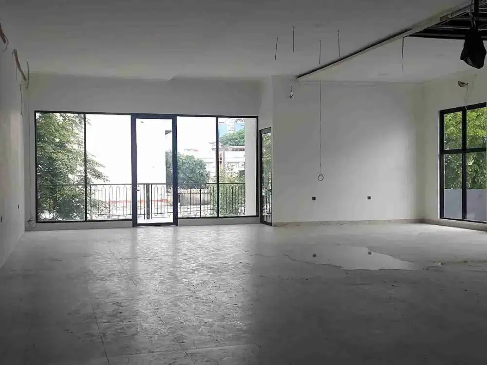 Ruang Usaha 2 Lantai Pinggir Jalan Di Gunung Sahari Jakarta Pusat