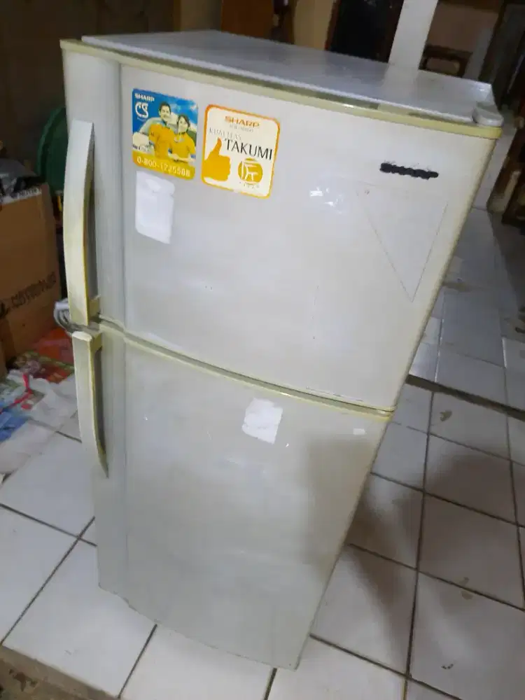 KULKAS 2 PINTU SHARP SJF•190