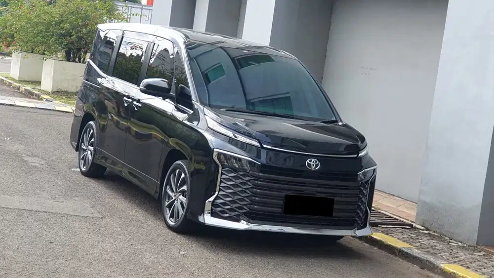 Toyota Voxy 2024 Bensin