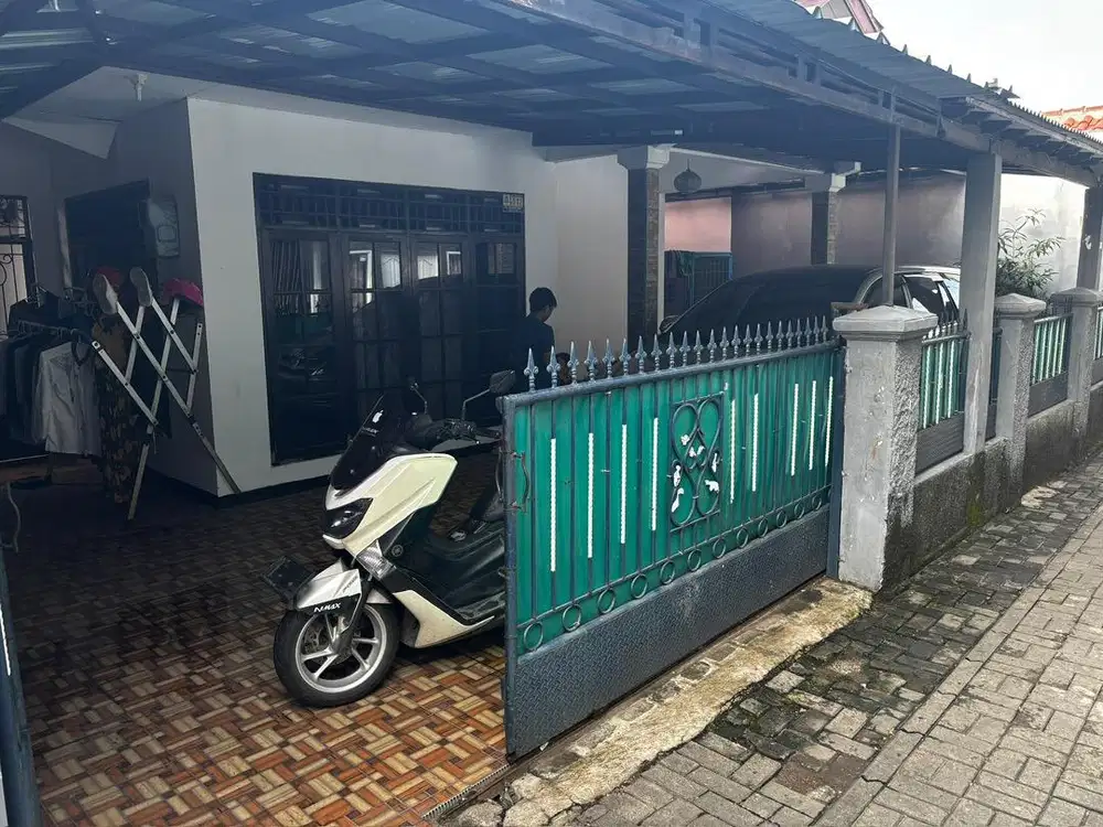 Dijual rumah strategis SHM
