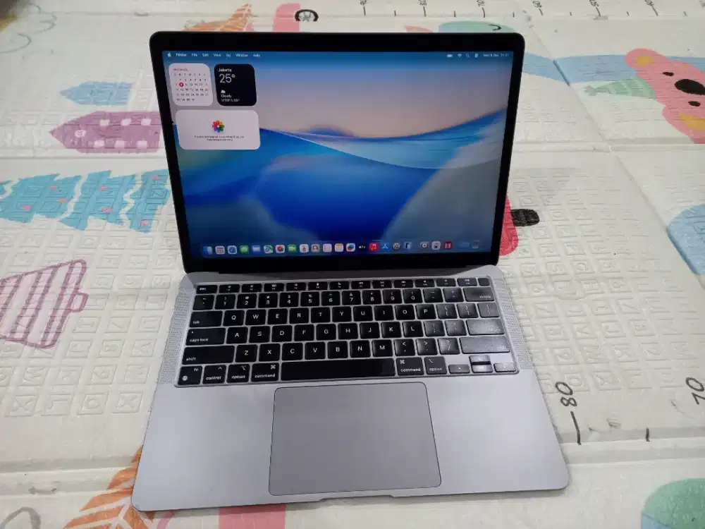Macbook Air M1 (2022) Ram 8/256Gb Ex Ibox Unit + Casan