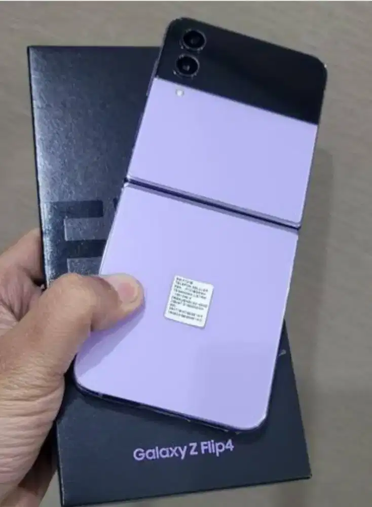 Murah hp samsung Z Flip 4 5G 8/256 lkp mulus ,bs TT