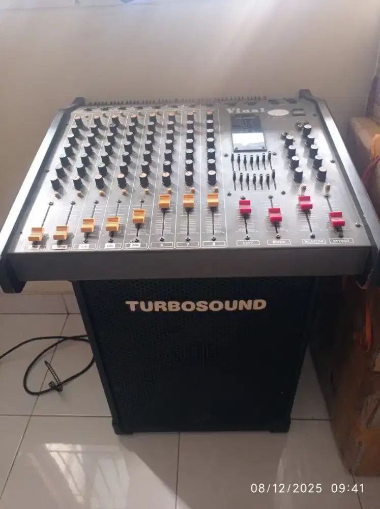 Power mixer audio dan speaker aktif