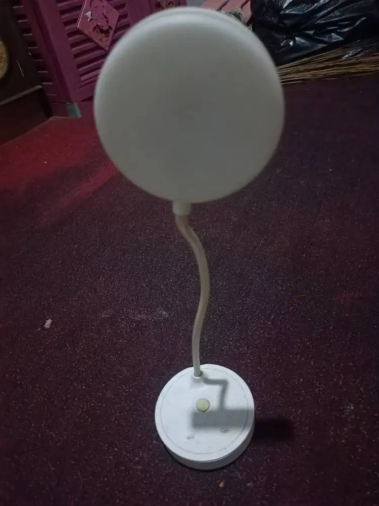 Lampu tidur&belajar minimalis