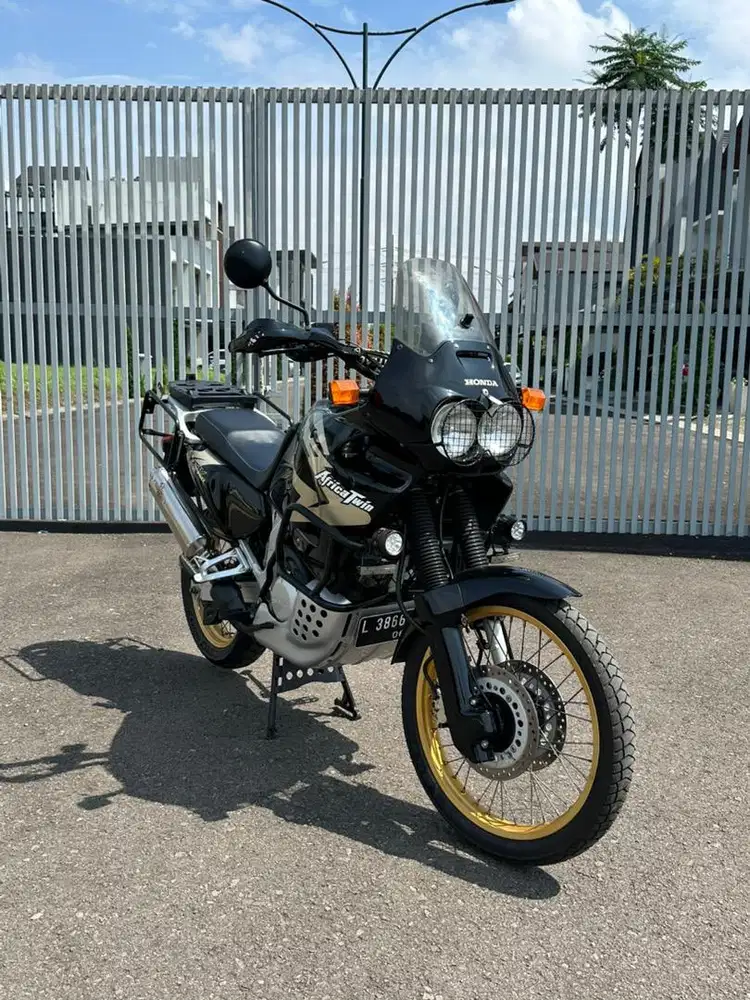 Honda Africa Twin XRV 750 Adventure Alternatif BMW GS / Versys 650