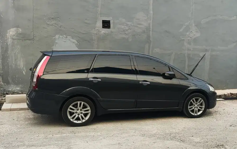 Mitsubishi grandis At 2008