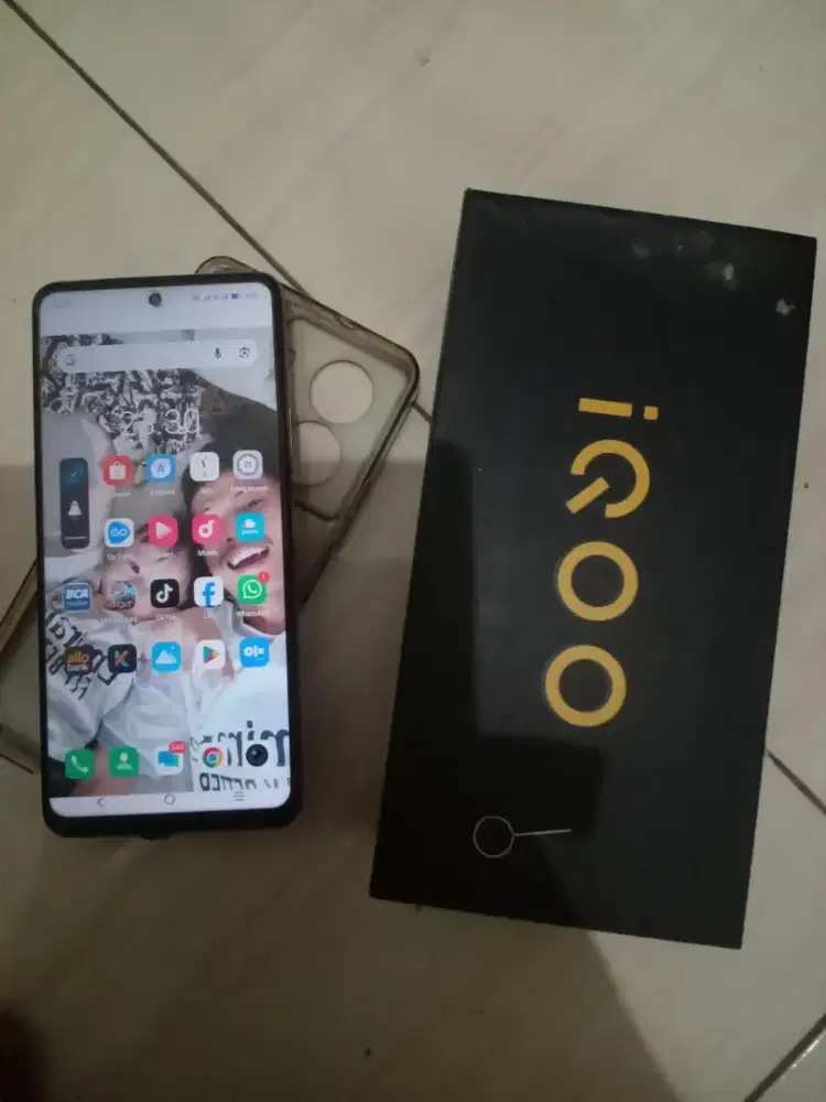 Vivo iQoo Z7 5G (12+8/256)