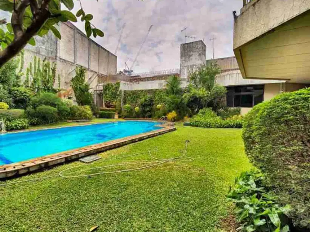 JUAL CEPAT MURAH RUMAH JL KARTIKA UTAMA PONDOK INDAH CANTIK ADA SWIMMING POOL JAKSEL