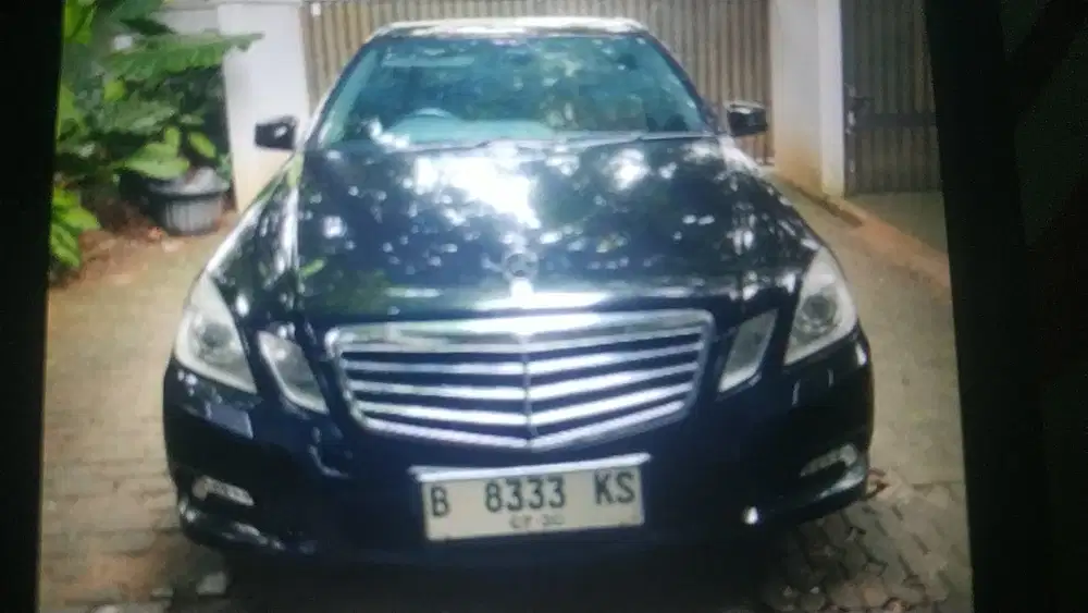 Mercedes-Benz E300 2010 Bensin