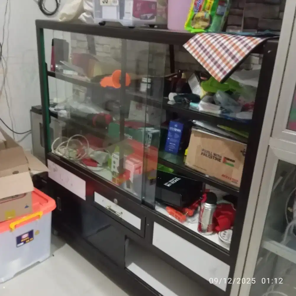 Etalase untuk kue dan makanan estetik