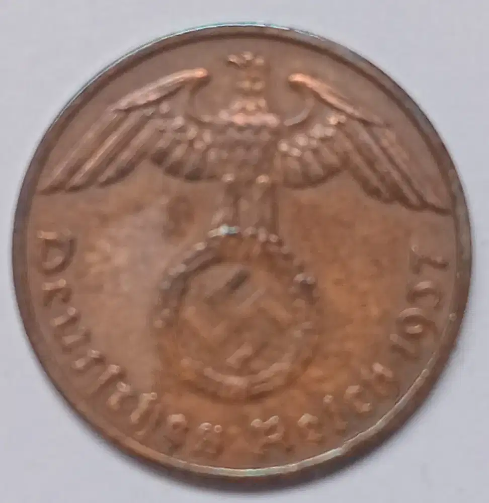 uang kertas dan koin kuno