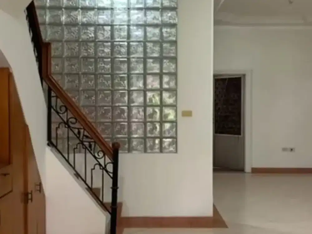 JUAL RUMAH TAMAN SURYA 5 JAKARTA BARAT