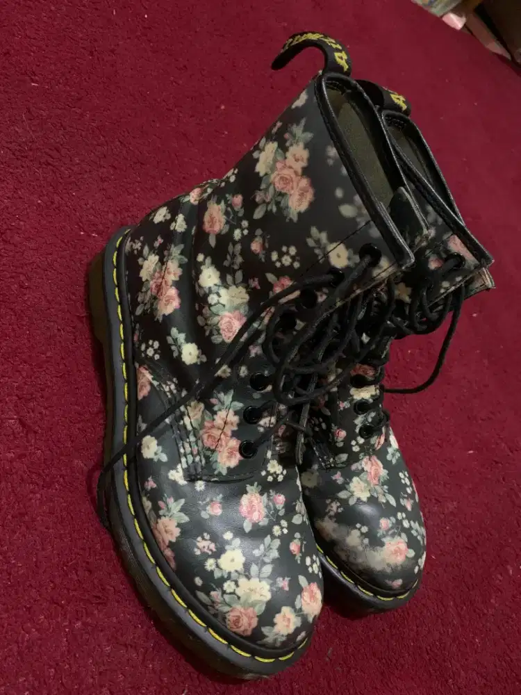 Dr. Martens Floral Series