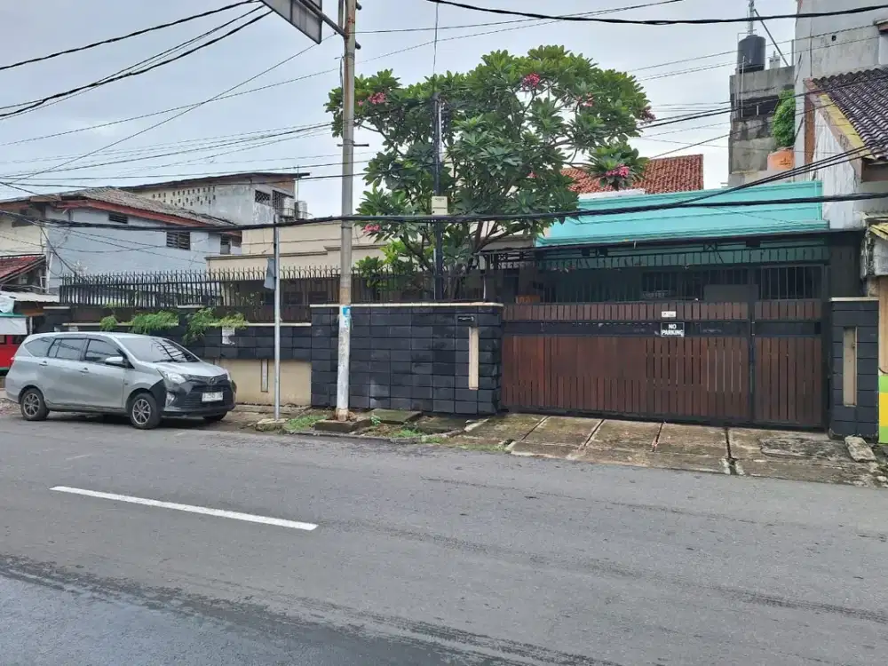 Di jual Rumah di pinggir jalan didaerah Otista Cawang jakarta timur