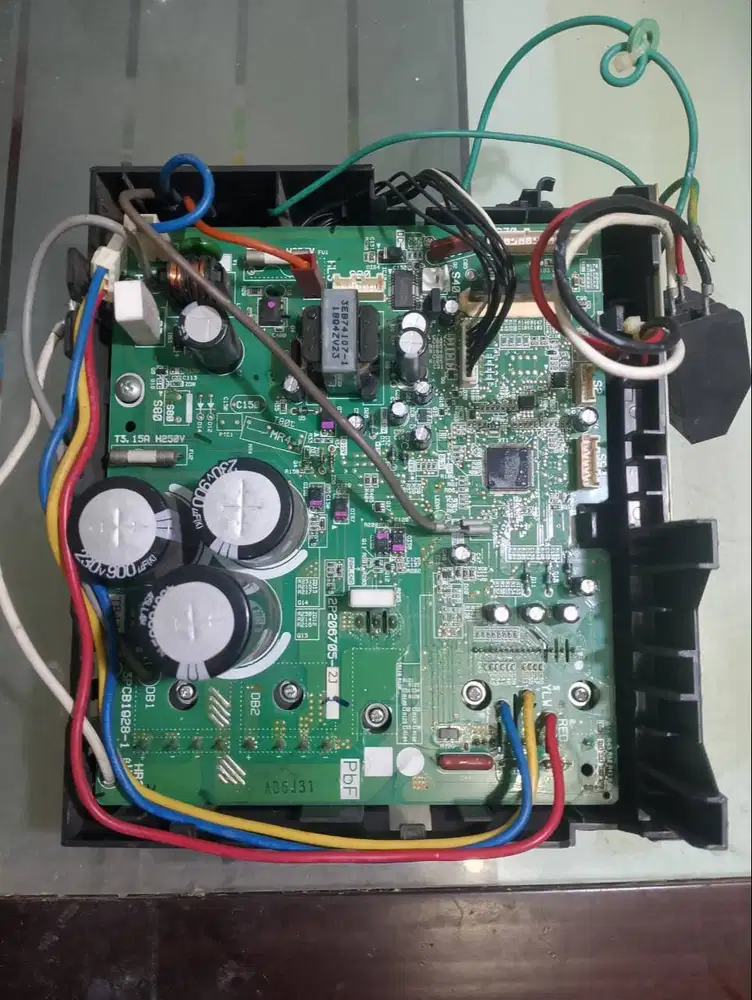 Modul PCB AC Outdoor Daikin Inverter 3/4 PK Rusak
