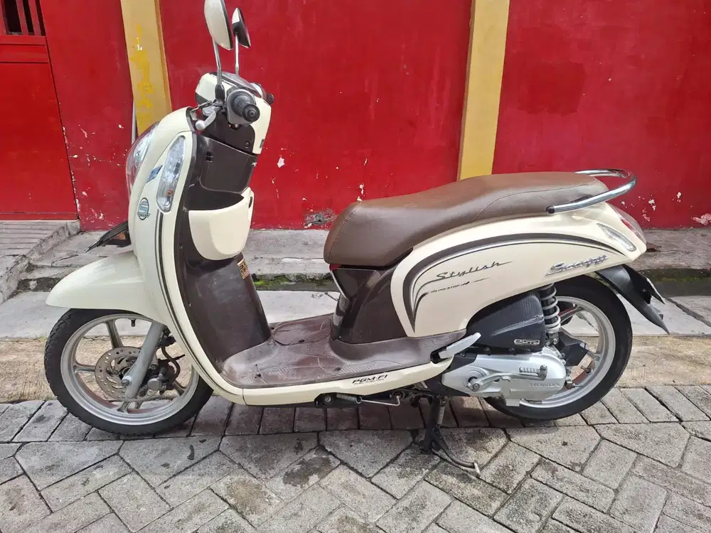 Jual scoopy 2017 km 20 rb istimewa siap pakai samsat kdg cowek