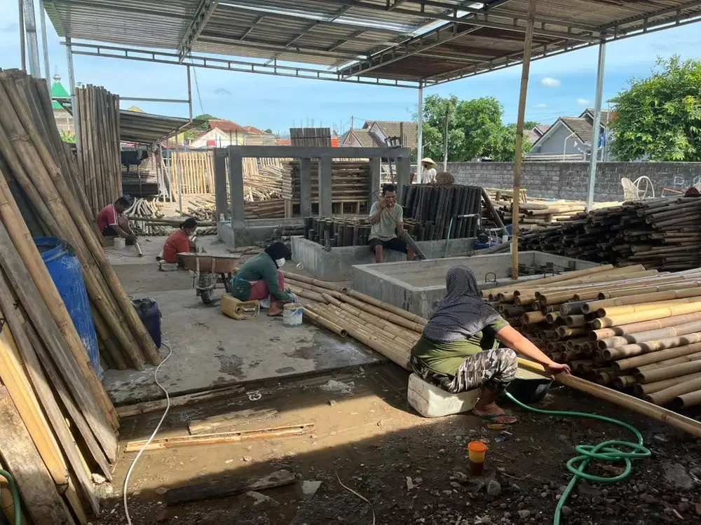 Tenaga serabutan untuk usaha kerajinan bambu