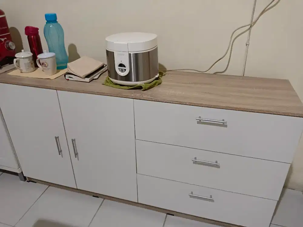 Lemari pintu+laci uk 150cm, tinggi 75cm