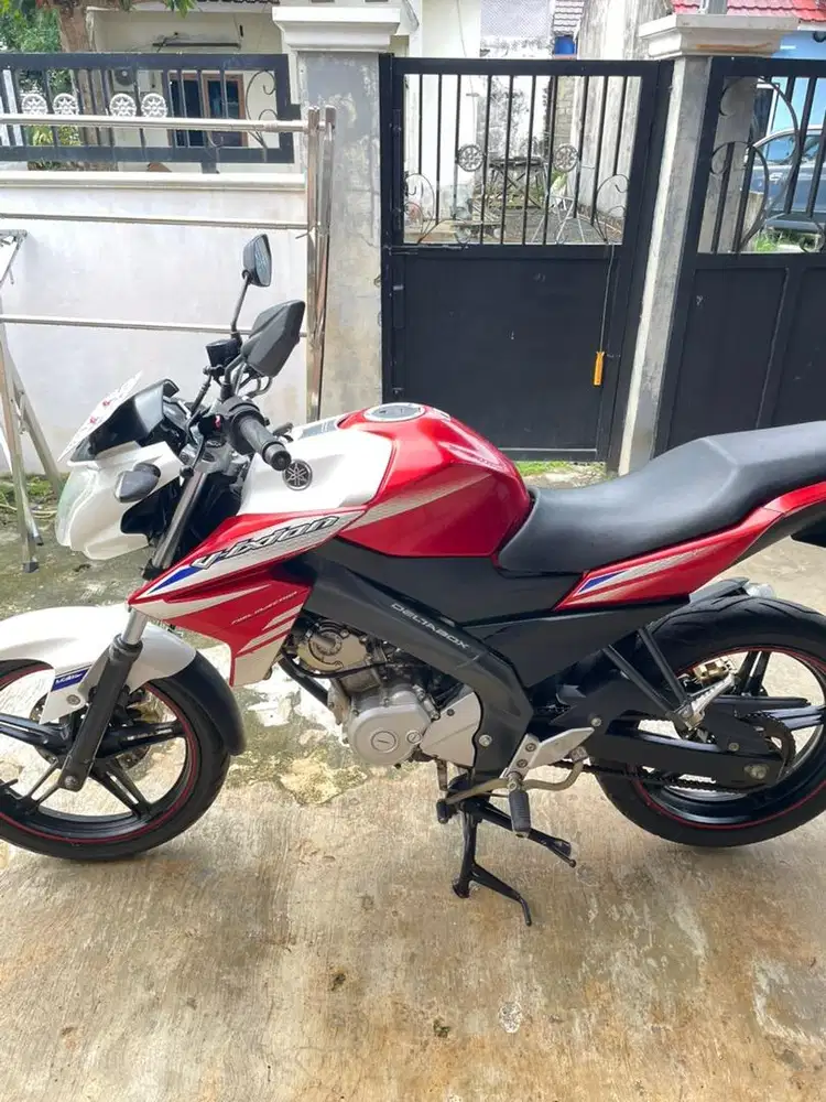 Dijual Motor Yamaha Vixion 2015