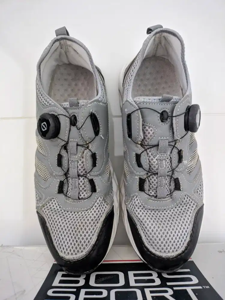 Sepatu bekas like new