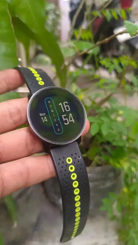 Jam smartwatch Suunto 9 peak