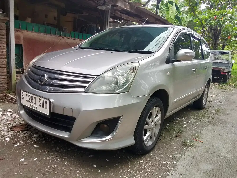 Nissan Grand livina 2012 Bensin