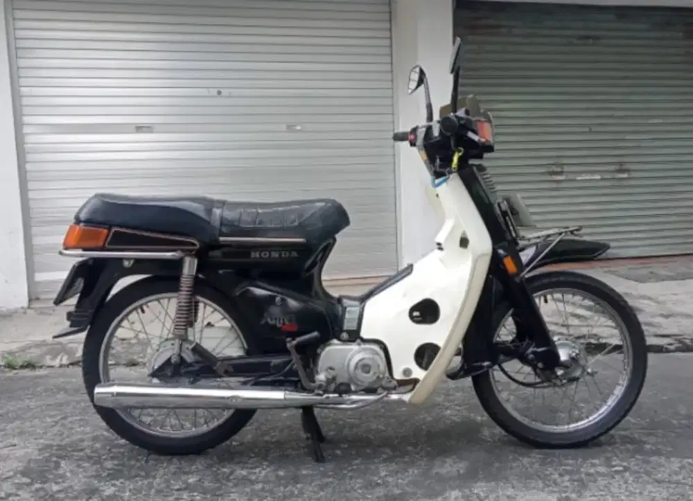 Honda Astrea 800 Honda C700 Honda C800 Original Cat