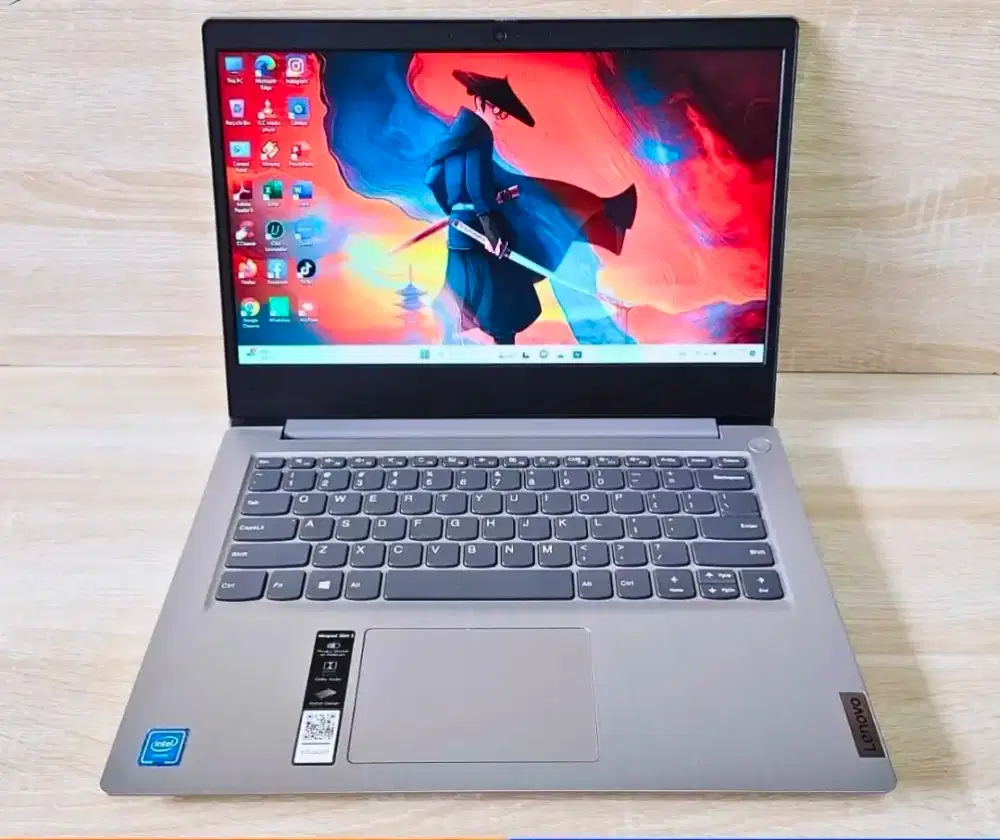 LENOVO IDEAPAD SLIM 3 Ram 4GB SSD 512GB kondisi siap pakai bergaransi