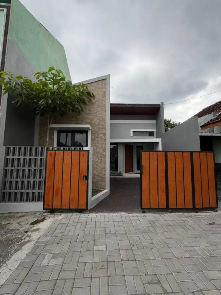 Rumah Mewah Strategis Dekat RSA UGM di Jambon Jl Kabupaten