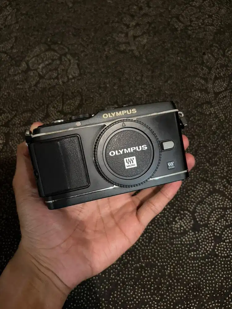 JUAL CEPAT KAMERA MIRRORLESS OLYMPUS EP3 TOUCHSCREEN