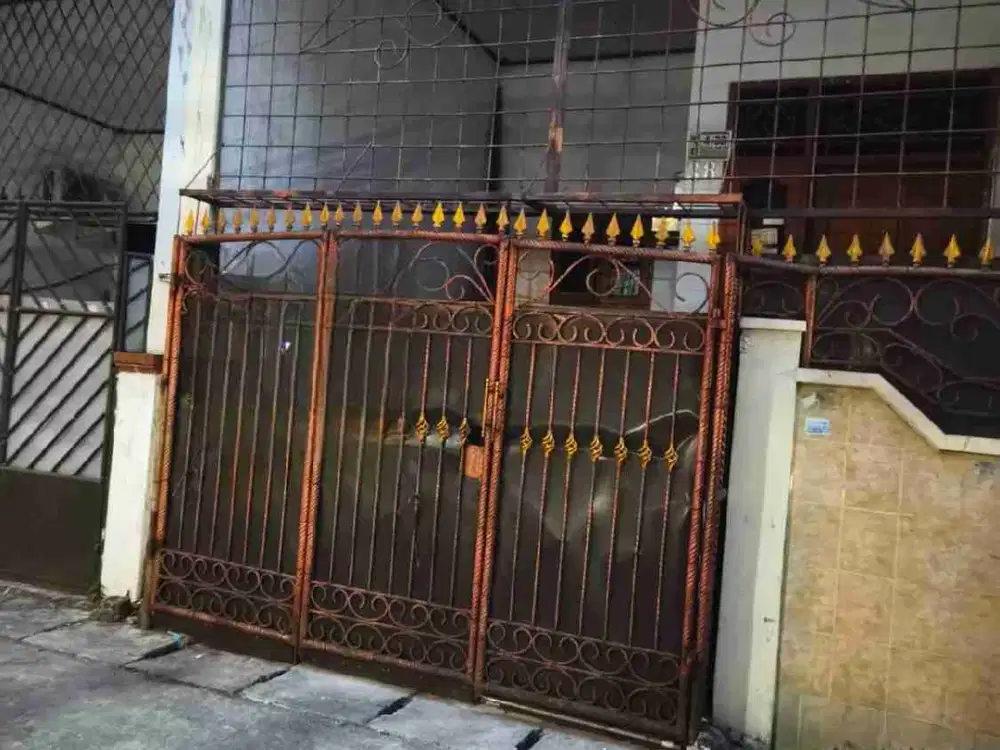 RUMAH SIAP HUNI BARU RENOV 1,5 LANTAI PADEMANGAN TIMUR