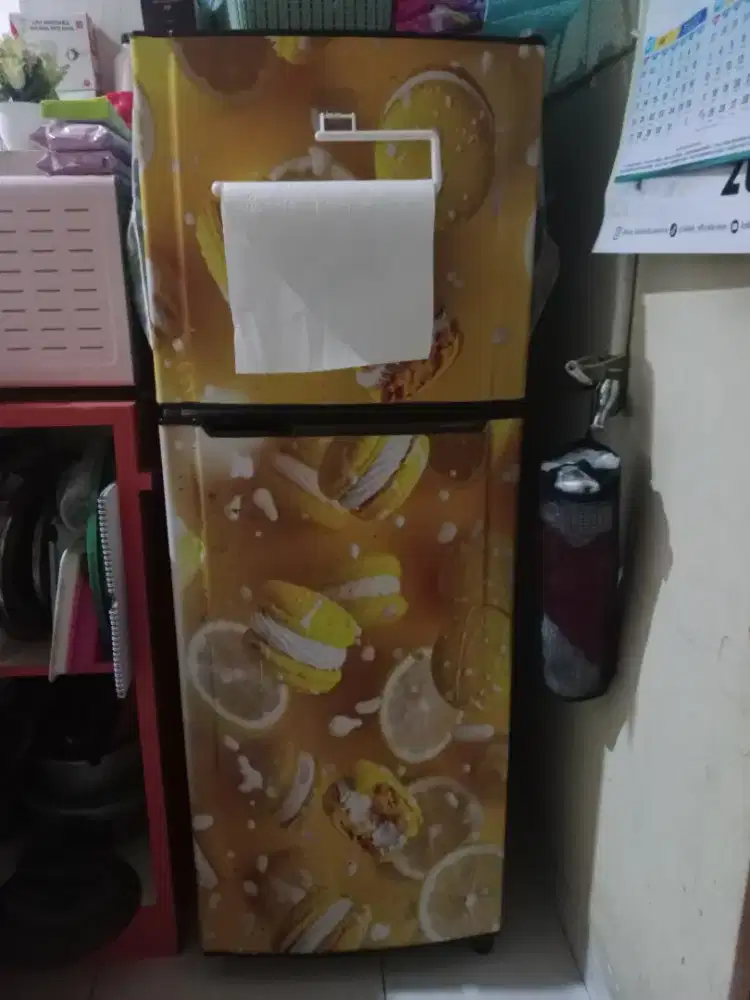 Dijual kulkas 2pintu Merk Toshiba glacio