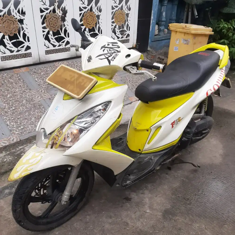 Suzuki Skydrive 2010 ss lengkap mesin bagus plat Bekasi kabupaten