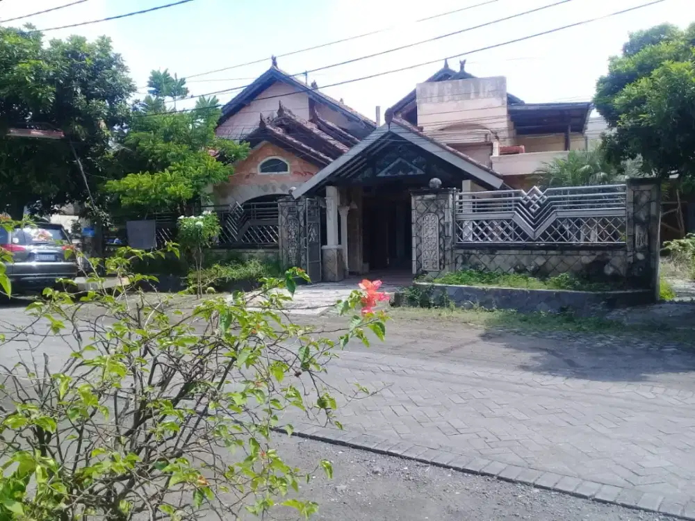 Dijual rumah plus kantor melian barat jalanan gempol