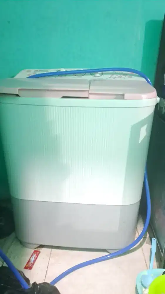 Dijual cepat mesin cuci merk SHARP