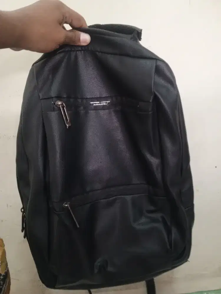 Tas Ransel Hitam