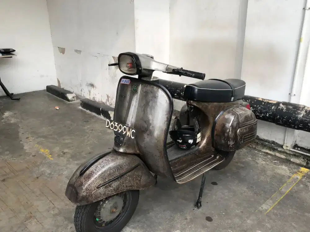 Bajaj delux tahun 1980