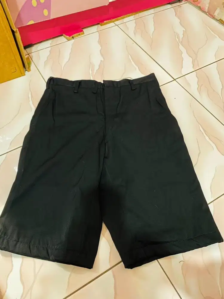 CELANA PENDEK PRIA BAHAN TEBAL UKURAN 29/30 (SECOND)