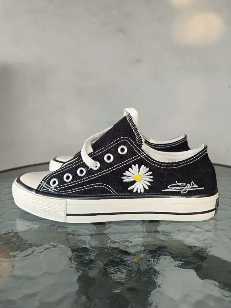 Sepatu Wanita Ukuran 39 Baru