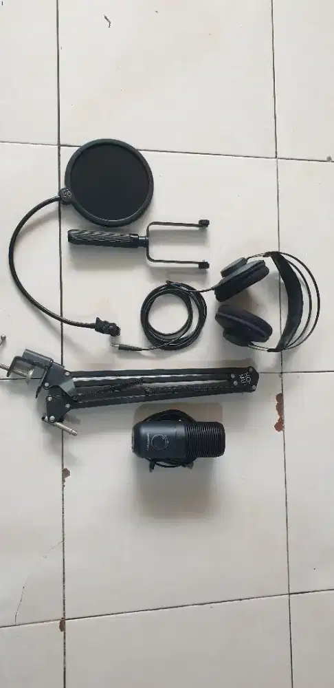 Dijual set rekaman audio, Soundtech 2.1 + AKG K52 + Bonus